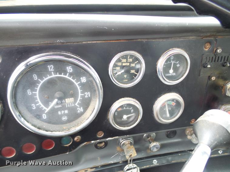 image for item DF7177 1988 GMC Brigadier grain truck