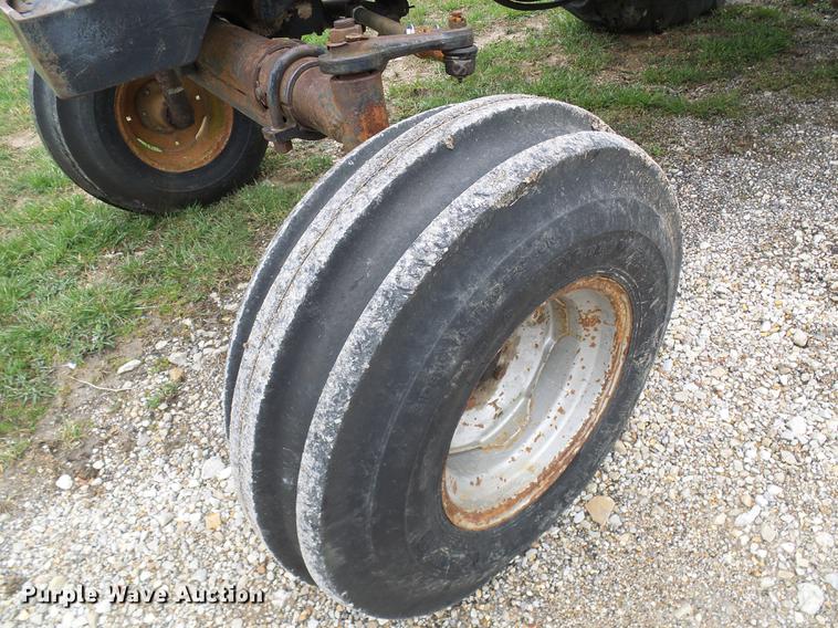 image for item DF7180 White 2-105 tractor