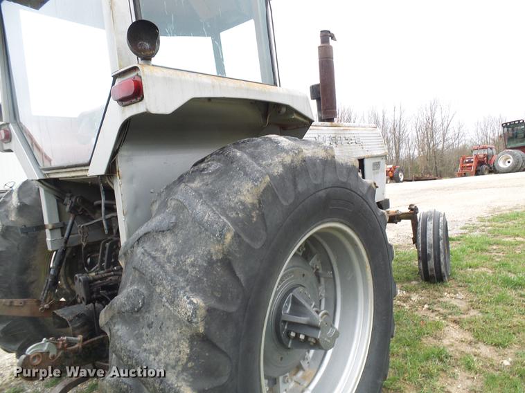 image for item DF7180 White 2-105 tractor