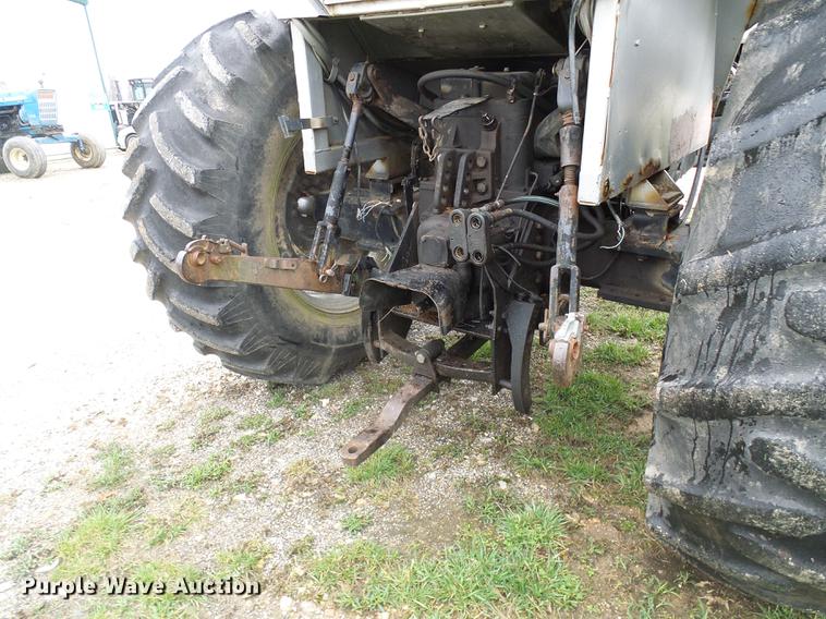 image for item DF7180 White 2-105 tractor