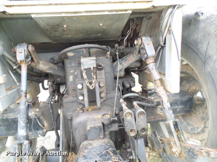 image for item DF7180 White 2-105 tractor