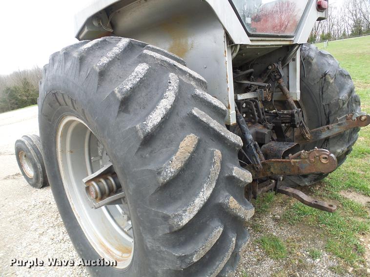 image for item DF7180 White 2-105 tractor