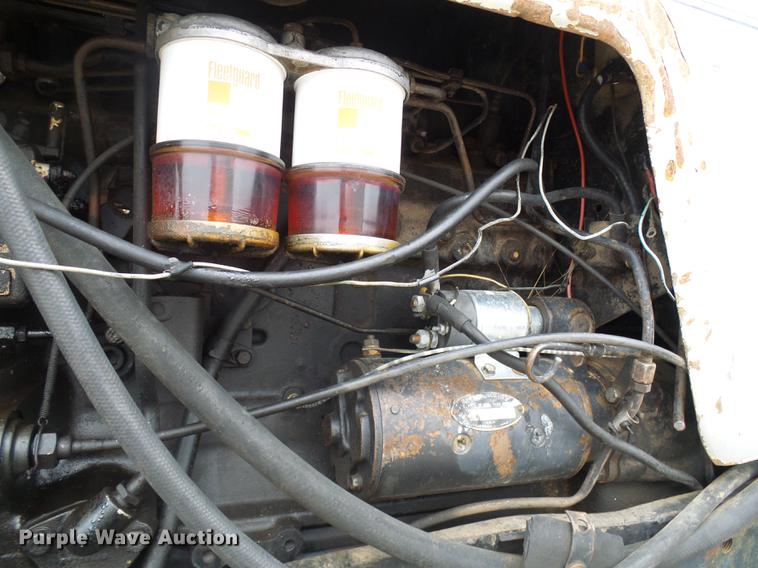 image for item DF7180 White 2-105 tractor