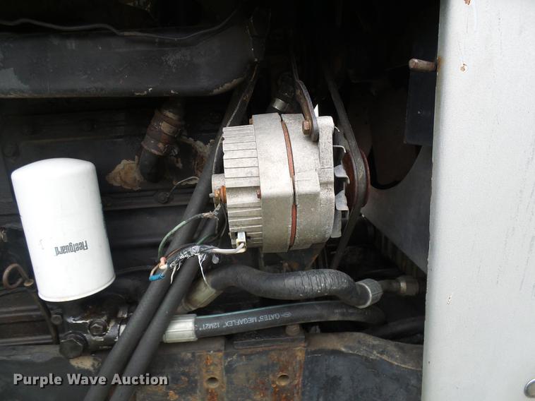 image for item DF7180 White 2-105 tractor