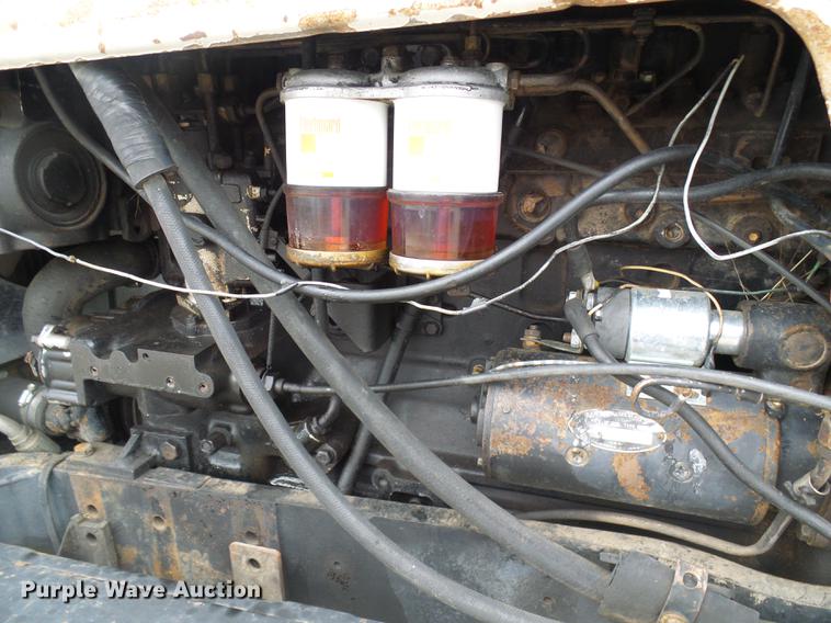 image for item DF7180 White 2-105 tractor