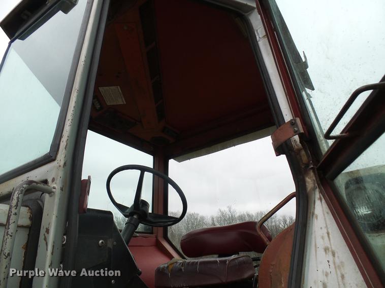 image for item DF7180 White 2-105 tractor