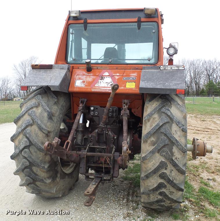 image for item DF7181 Hesston 1880 tractor