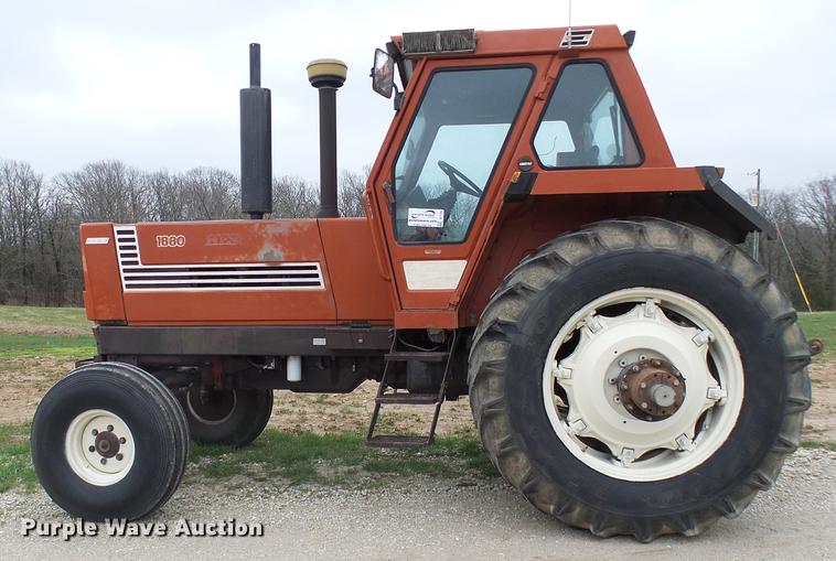 image for item DF7181 Hesston 1880 tractor