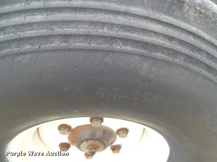 image for item DF7181 Hesston 1880 tractor