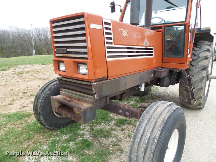 image for item DF7181 Hesston 1880 tractor