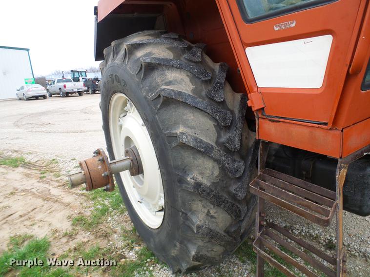 image for item DF7181 Hesston 1880 tractor