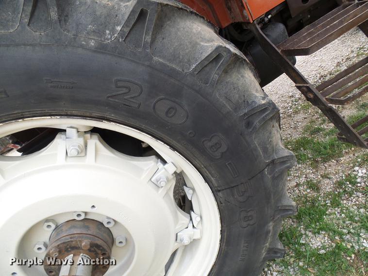 image for item DF7181 Hesston 1880 tractor