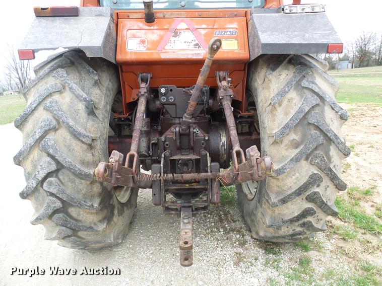 image for item DF7181 Hesston 1880 tractor