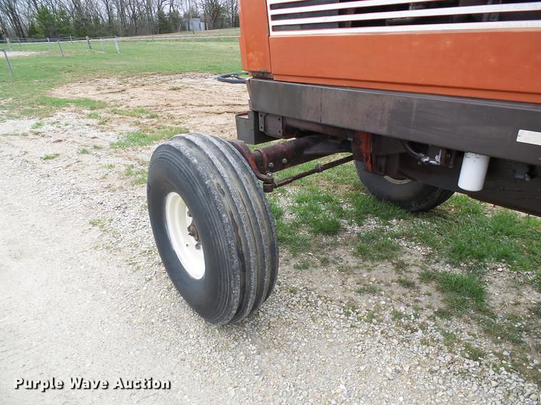 image for item DF7181 Hesston 1880 tractor