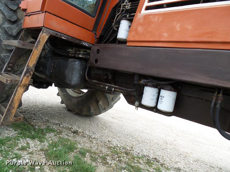 image for item DF7181 Hesston 1880 tractor
