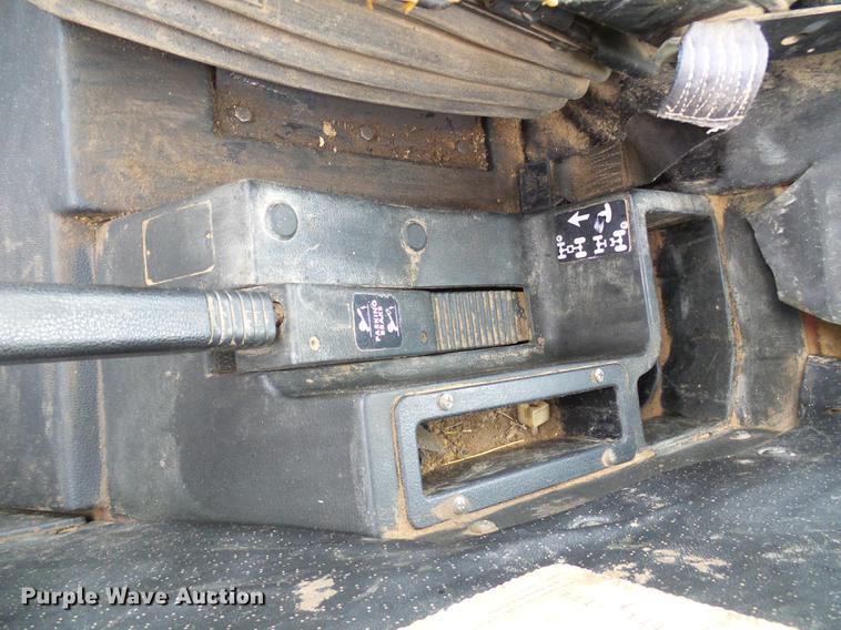 image for item DF7181 Hesston 1880 tractor