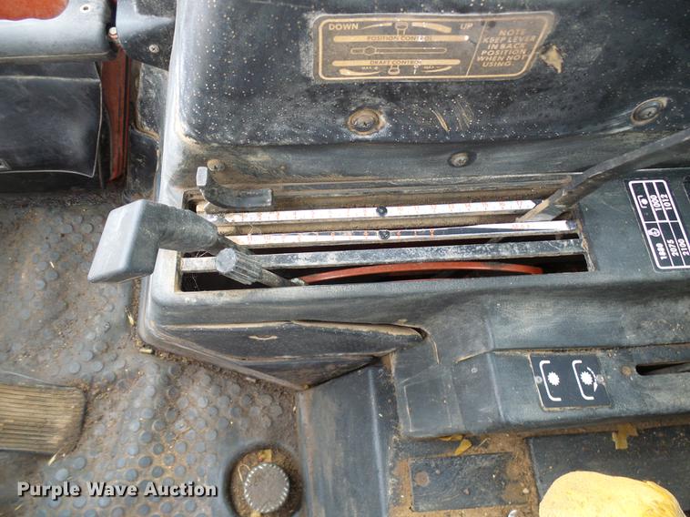 image for item DF7181 Hesston 1880 tractor