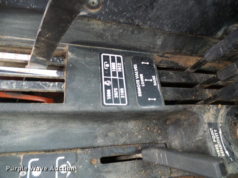 image for item DF7181 Hesston 1880 tractor