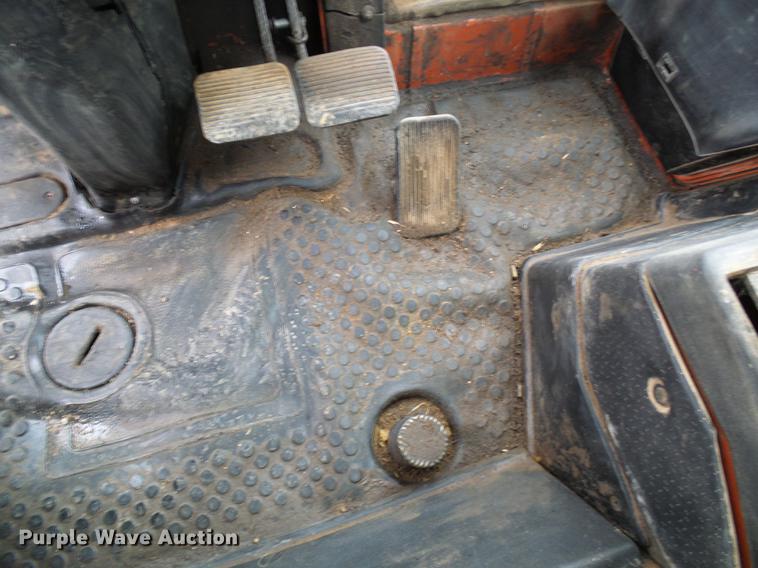 image for item DF7181 Hesston 1880 tractor