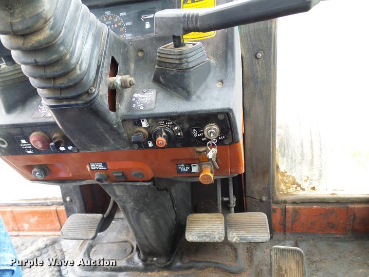 image for item DF7181 Hesston 1880 tractor