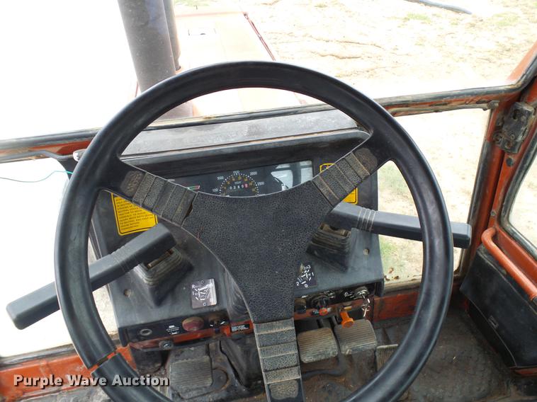 image for item DF7181 Hesston 1880 tractor