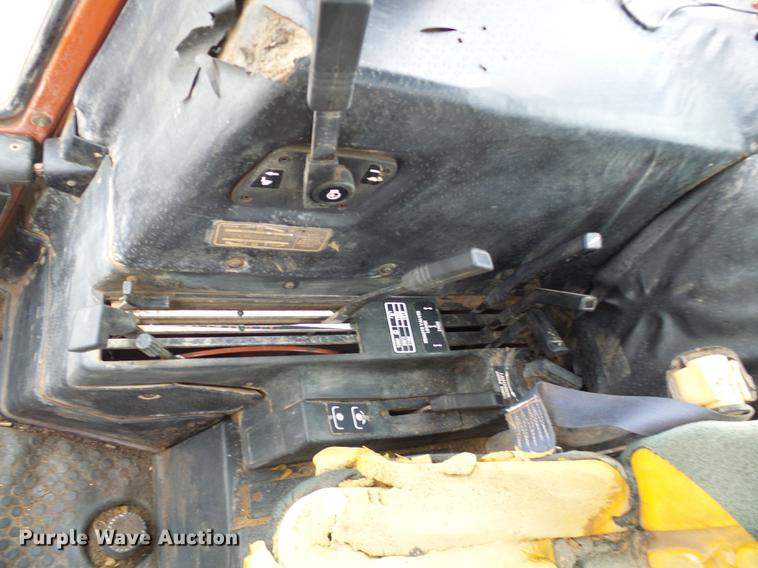 image for item DF7181 Hesston 1880 tractor