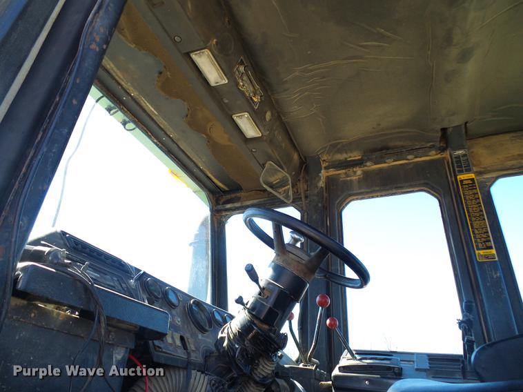 image for item DF7186 1980 Steiger Panther III PTA325 4WD tractor