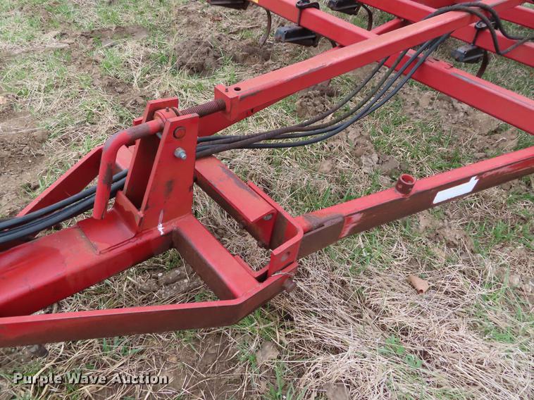 image for item DF7775 Case IH 4800 Vibrashank field cultivator