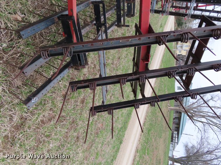 image for item DF7775 Case IH 4800 Vibrashank field cultivator