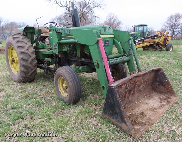 image for item DF7778 1977 John Deere 2840 tractor