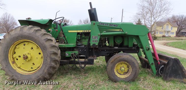image for item DF7778 1977 John Deere 2840 tractor