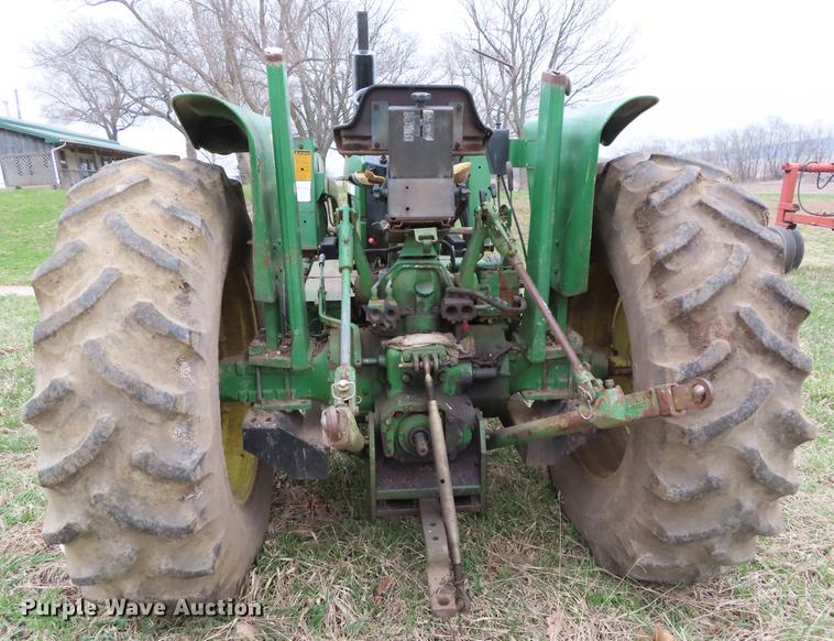 image for item DF7778 1977 John Deere 2840 tractor