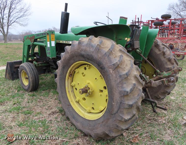 image for item DF7778 1977 John Deere 2840 tractor