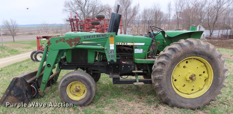 image for item DF7778 1977 John Deere 2840 tractor