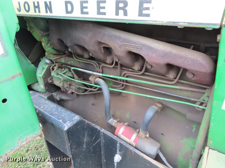 image for item DF7778 1977 John Deere 2840 tractor