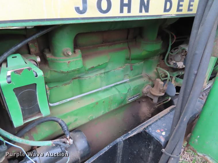 image for item DF7778 1977 John Deere 2840 tractor
