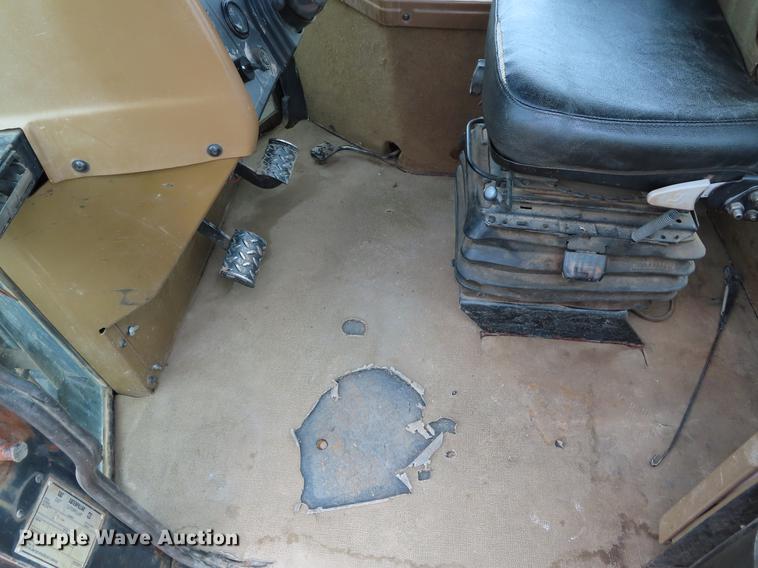 image for item DF7780 1994 Caterpillar Challenger 65C tractor