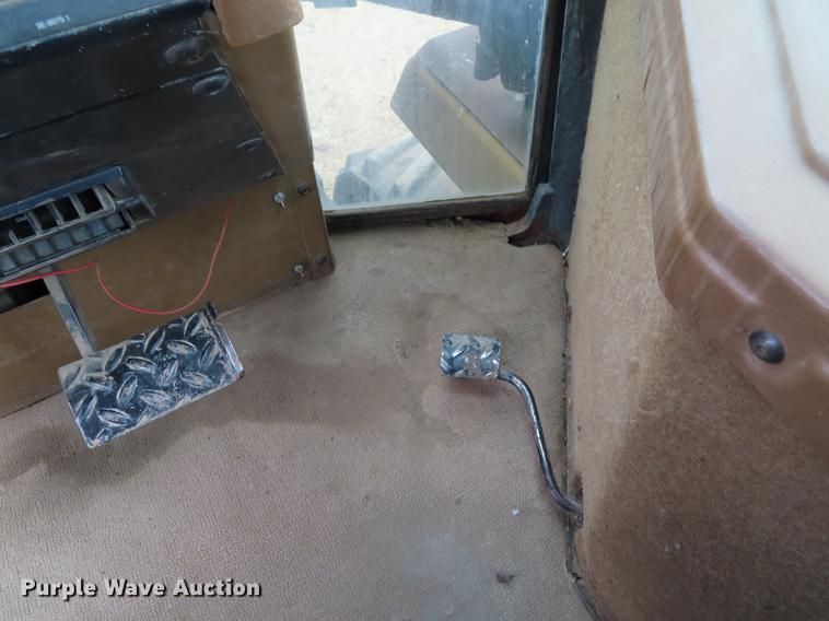 image for item DF7780 1994 Caterpillar Challenger 65C tractor