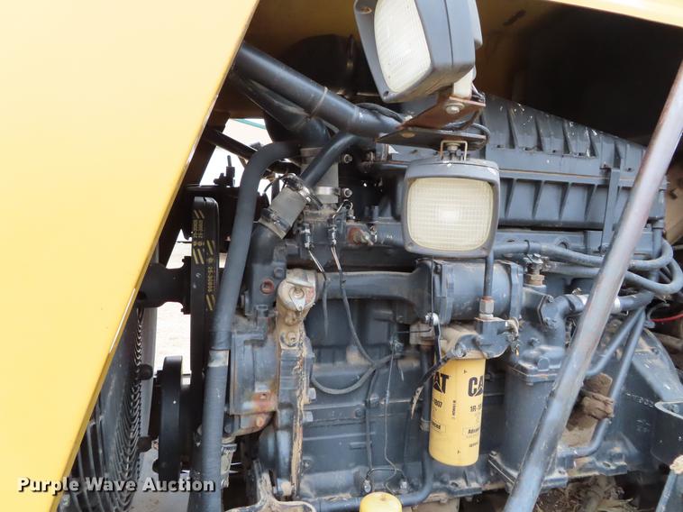 image for item DF7780 1994 Caterpillar Challenger 65C tractor