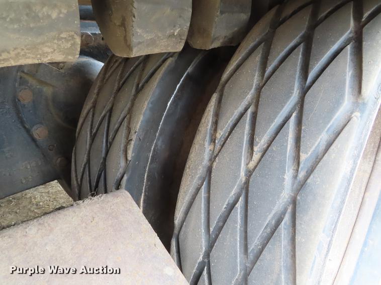 image for item DF7780 1994 Caterpillar Challenger 65C tractor