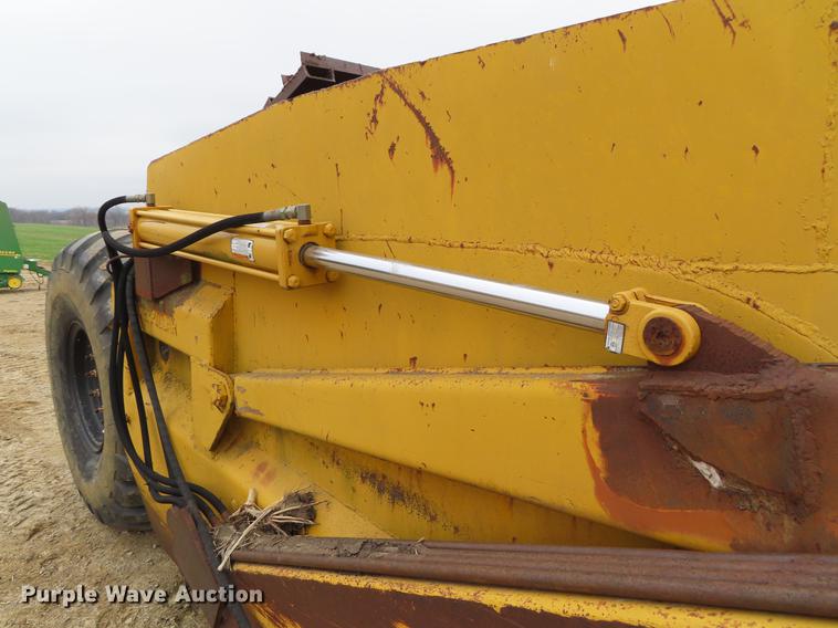 image for item DF7781 Caterpillar 70 scraper