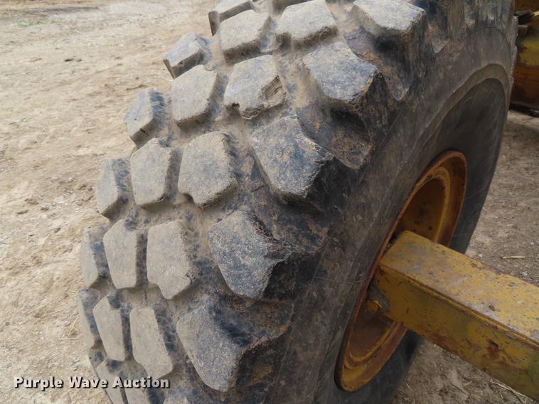 image for item DF7781 Caterpillar 70 scraper