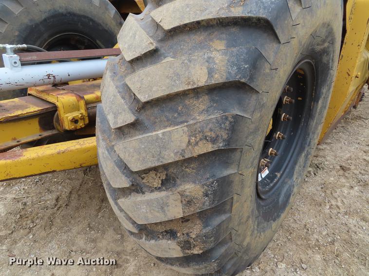 image for item DF7781 Caterpillar 70 scraper