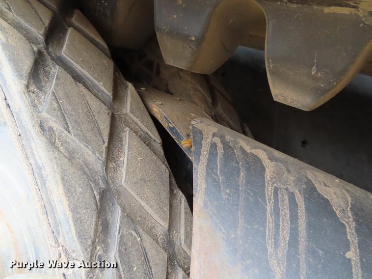 image for item DF7783 1996 Caterpillar Challenger 55 tractor