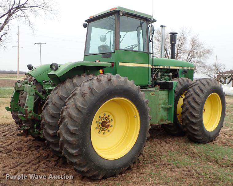 image for item DF8898 1980 John Deere 8640 4WD tractor