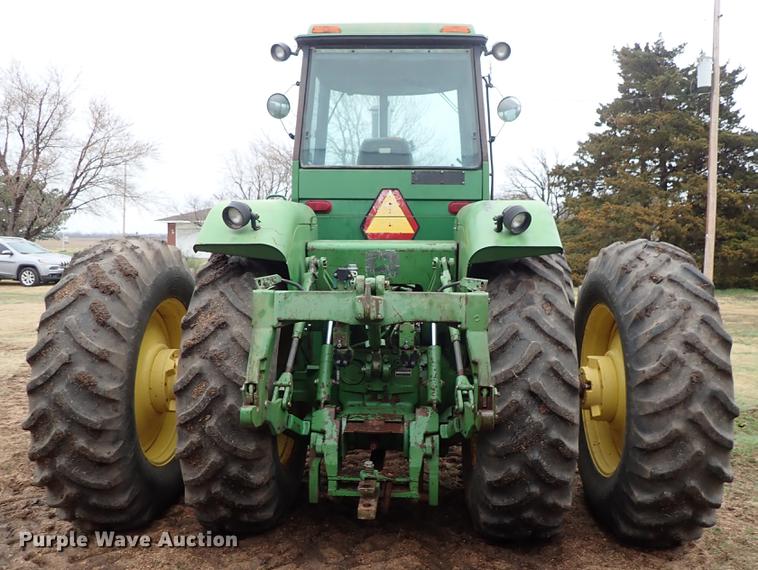 image for item DF8898 1980 John Deere 8640 4WD tractor