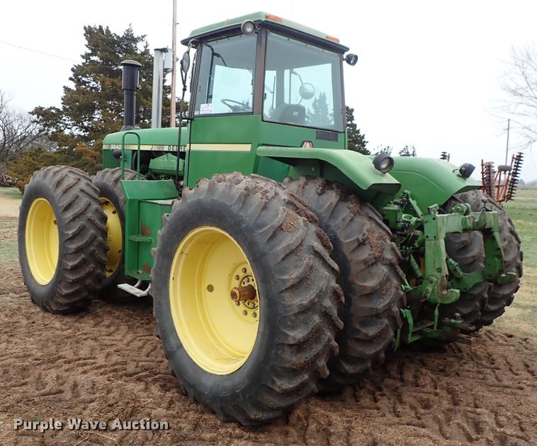 image for item DF8898 1980 John Deere 8640 4WD tractor