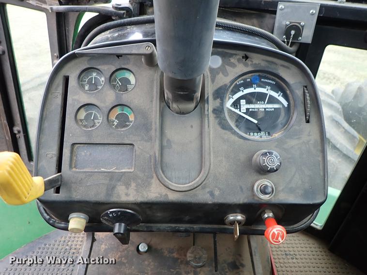 image for item DF8898 1980 John Deere 8640 4WD tractor