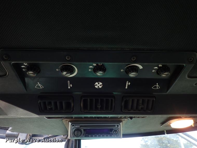 image for item DF8898 1980 John Deere 8640 4WD tractor