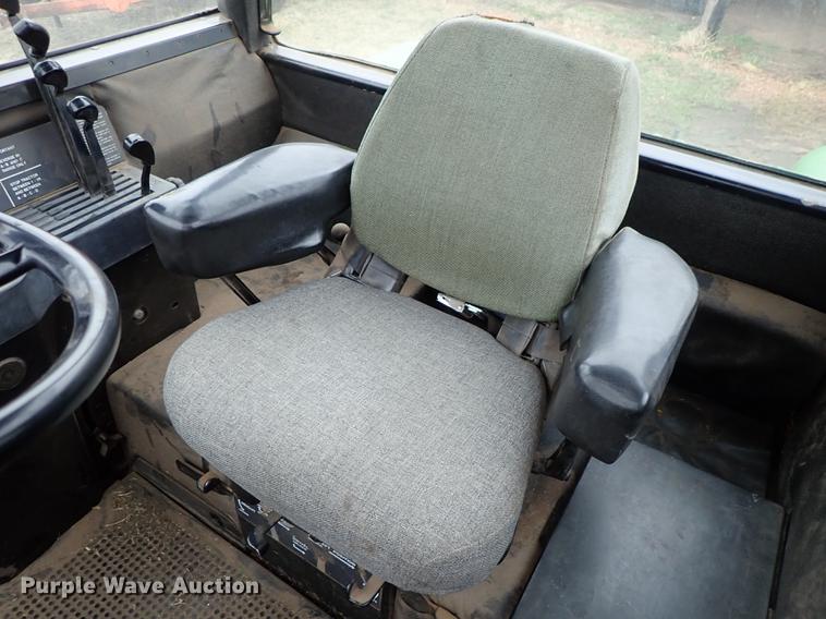 image for item DF8898 1980 John Deere 8640 4WD tractor